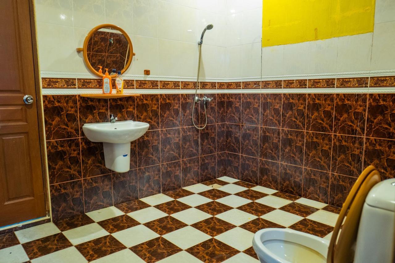 Mk Homestay Wakaf Che Yeh With Bathtub - Max 14 Pax Кота-Бару Экстерьер фото