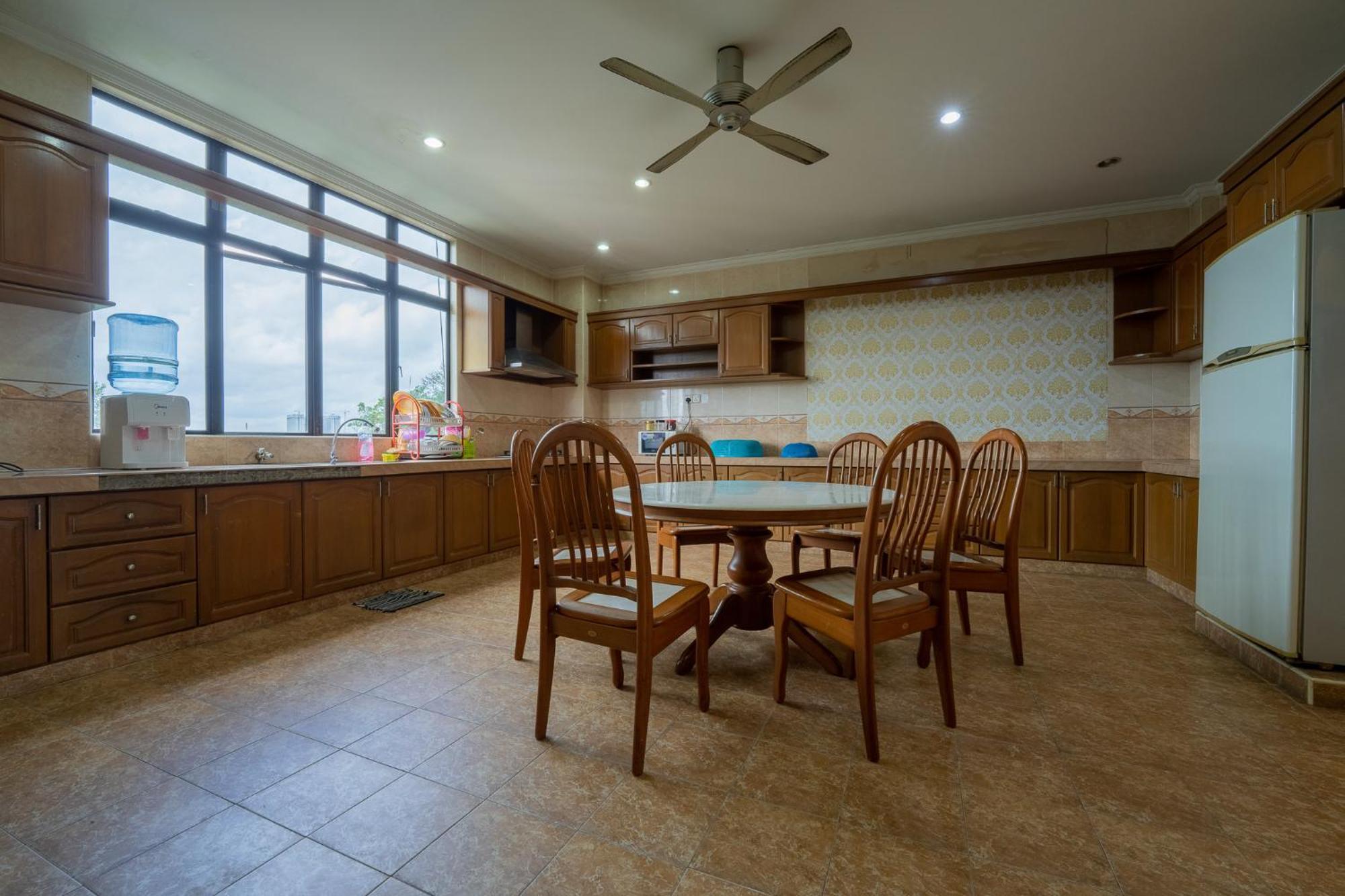 Mk Homestay Wakaf Che Yeh With Bathtub - Max 14 Pax Кота-Бару Экстерьер фото